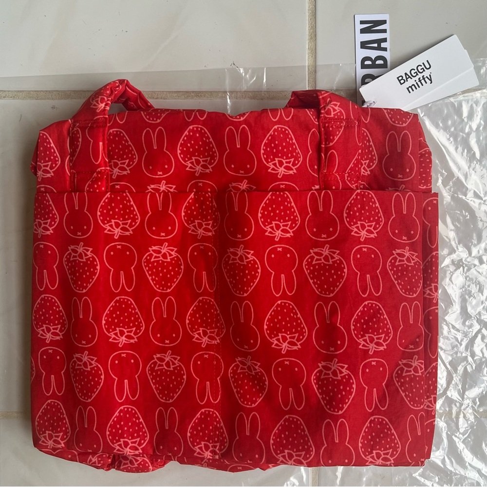 BAGGU & Miffy UO Exclusive Small Cloud Carry-On Bag NWT - Picture 4 of 4